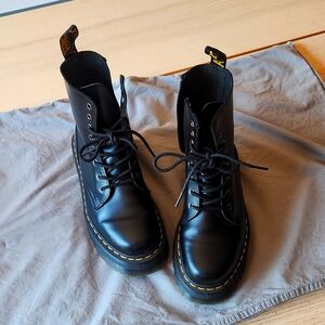 Dr. Martens Jadon platform combat boots EU 39 / US M 7 / US L 8 / UK 6